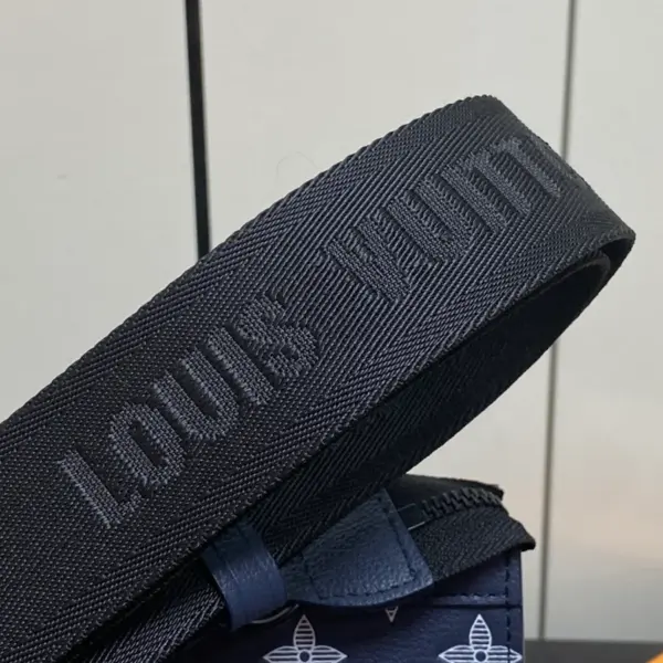 Louis Vuitton Gaston 可穿戴式 Monogram Shadow 小牛皮錢包