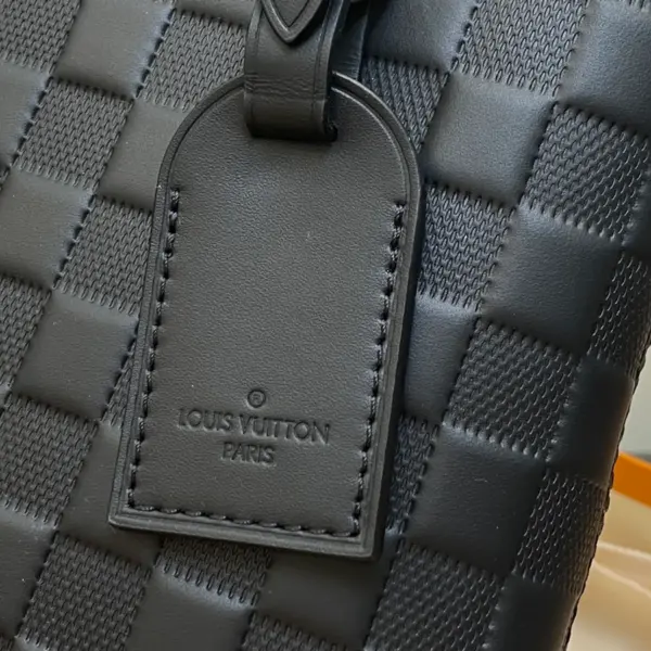 Louis Vuitton Damier Infini 皮革 Takeoff Pouch 手拿包