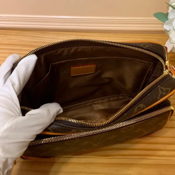 Louis Vuitton Nil Monogram Archive 時尚小型包包