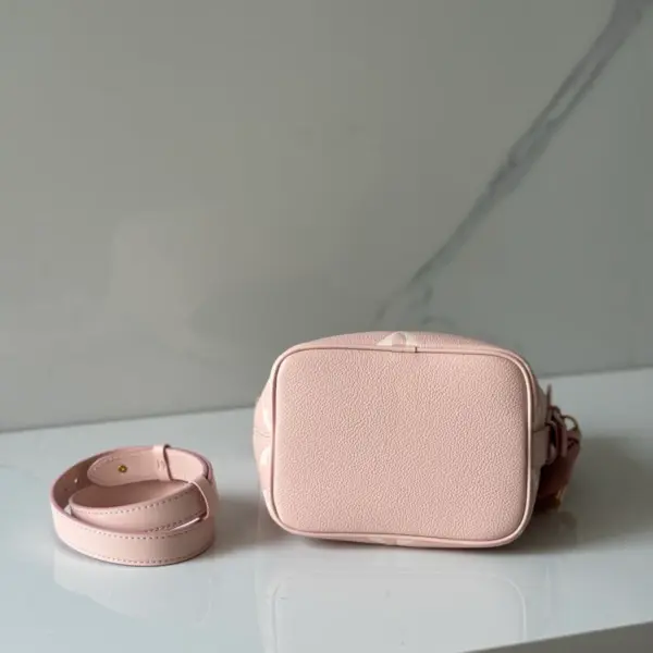 LV All In BB包包 粉石英色 Monogram Empreinte皮革二合一斜挎包