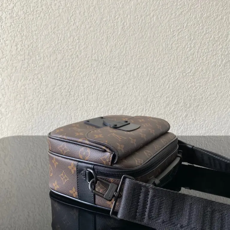 Louis Vuitton S Lock 郵差包 | Monogram Macassar塗層帆布 磁扣設計
