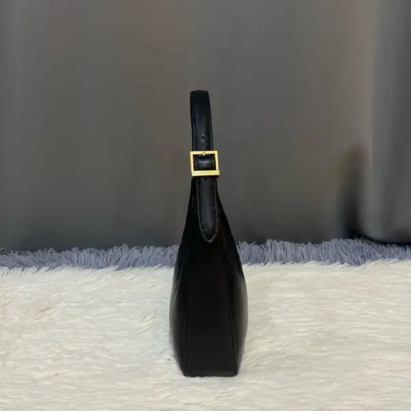 小羊皮CASSANDRE裝飾柔軟手袋