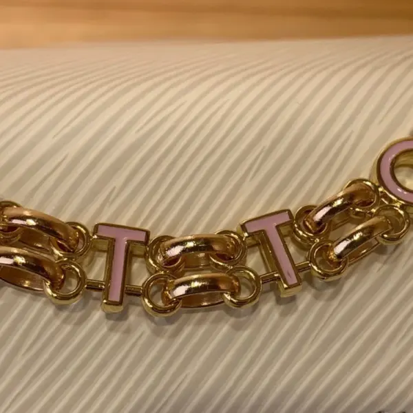Louis Vuitton Twist PM Slim包包 - Say My Name系列