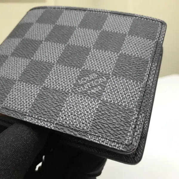 Louis Vuitton Damier Graphite 男士多夾層輕便錢包 | 可個人化訂製