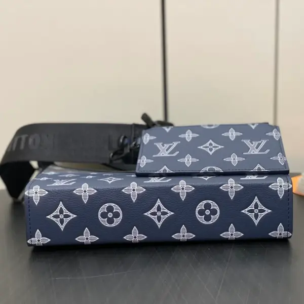 Louis Vuitton Gaston 可穿戴式 Monogram Shadow 小牛皮錢包