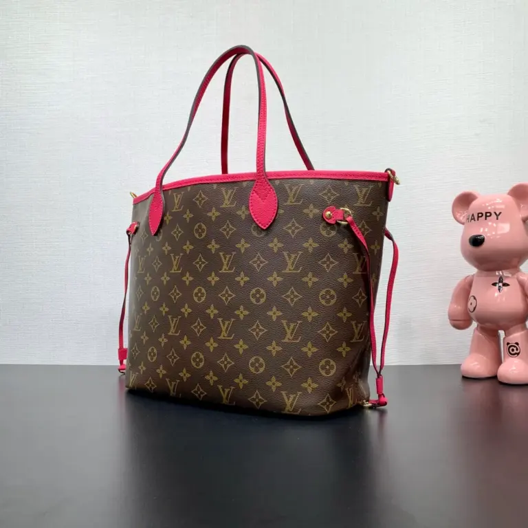 LV Neverfull Bandoulière Inside Out MM 雙面設計托特包 12 LV Neverfull Bandoulière Inside Out MM 雙面設計托特包