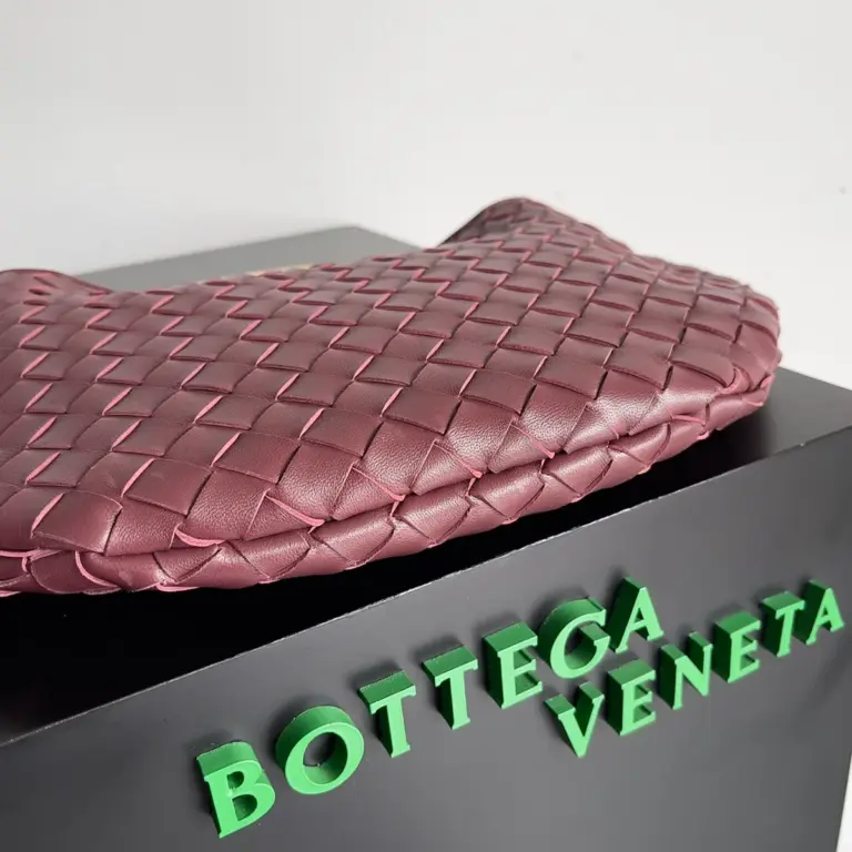 BottegaVenetaIntrecciato編織酒紅小號手袋