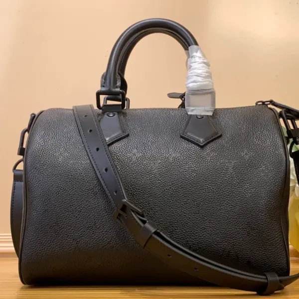 高仿包包Louis Vuitton Speedy P9 Bandoulière 30 超黑色小牛皮斜挎包 高仿包包