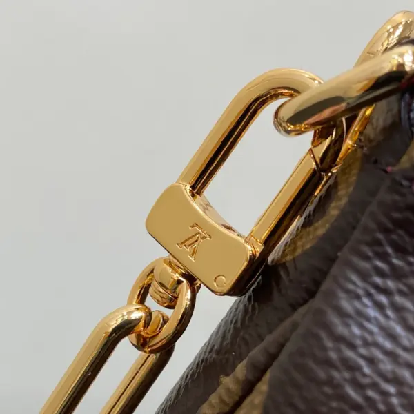Louis Vuitton x 村上隆聯名複刻款Pochette Accessoires包包