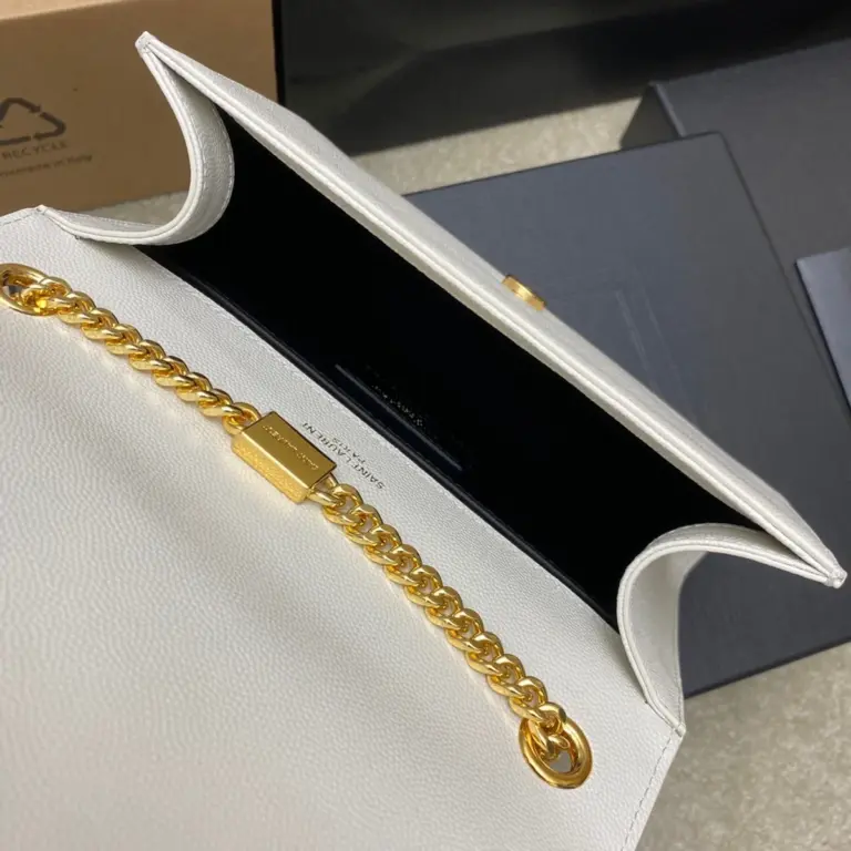 KATE雋永粒面壓紋皮革手袋
