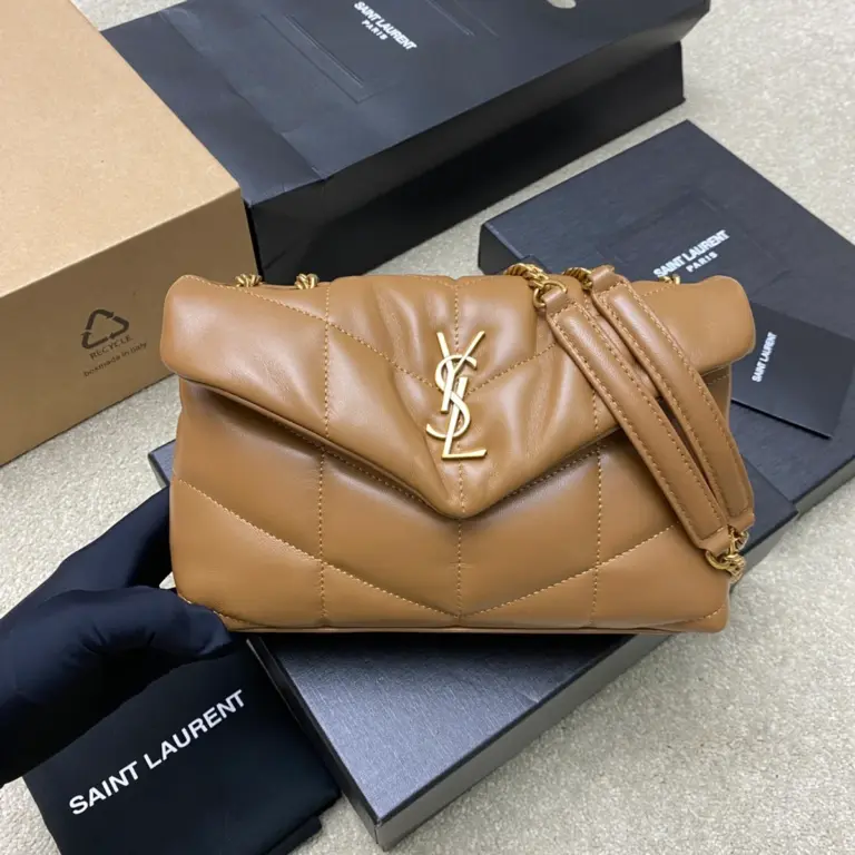 PUFFER迷你版V紋絎縫小羊皮手袋