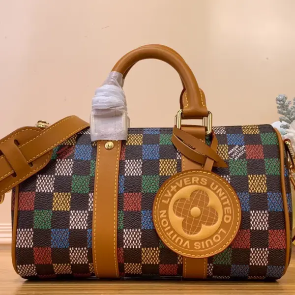 Louis Vuitton Keepall Bandoulière 25 都市包包 - Pharrell Williams聯名款 11 Louis Vuitton Keepall Bandoulière 25 都市包包 - Pharrell Williams聯名款