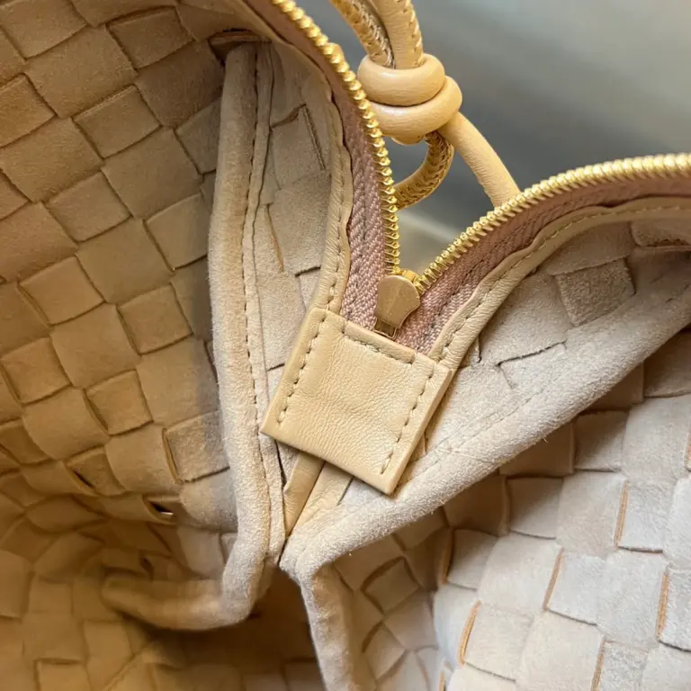 小號Intrecciato編織皮革斜挎包 19 小號Intrecciato編織皮革斜挎包