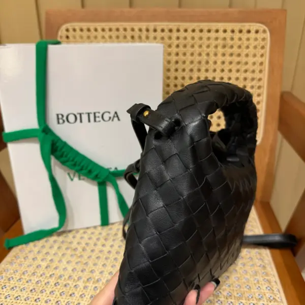 迷你Intrecciato編織卡其色牛皮斜挎包