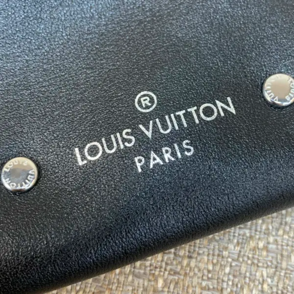 Louis Vuitton Altantis Vibe MM 黑色亮面納帕小牛皮包包
