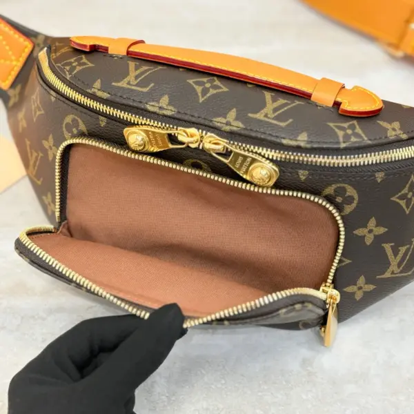 LV Rush Bumbag 多功能斜挎腰包 | Monogram帆布配珍珠拉鏈