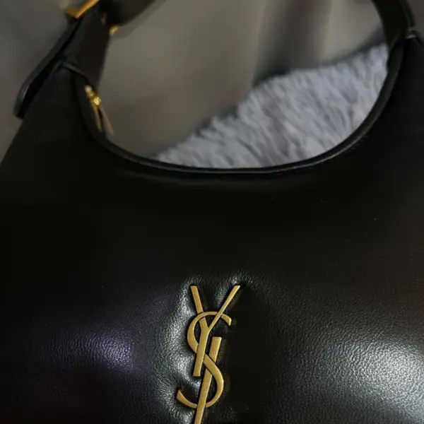小羊皮CASSANDRE裝飾柔軟手袋