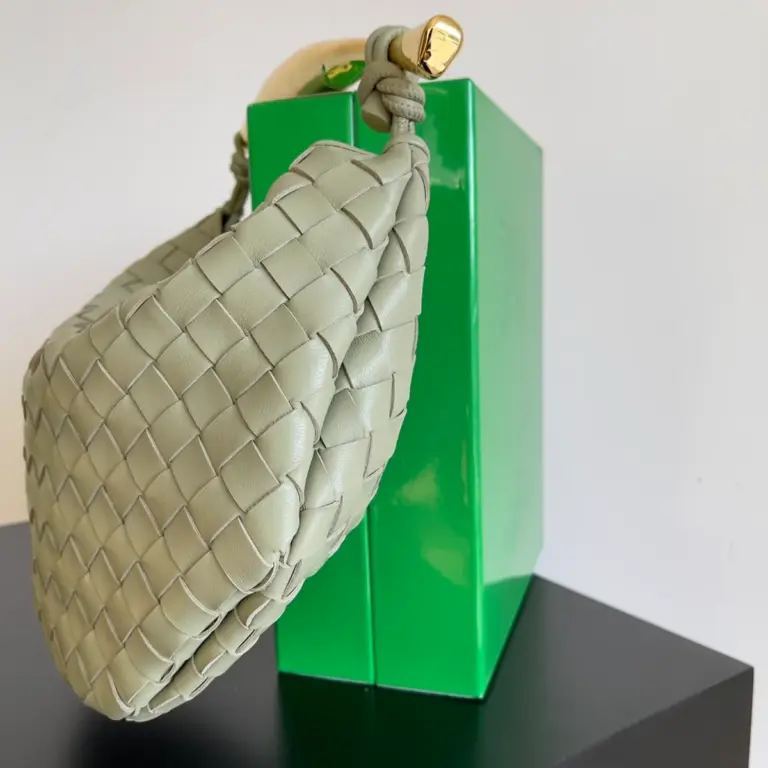Intrecciato編織洞石綠小號手袋|工匠精製金屬提手