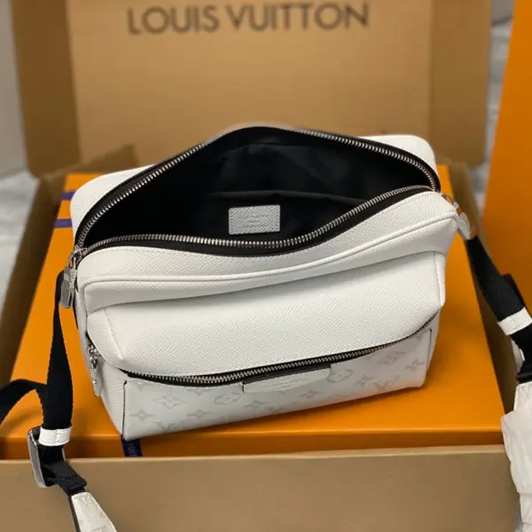 LV Outdoor迷你郵差包 | Monogram塗層帆布 & Taïga牛皮 時尚設計