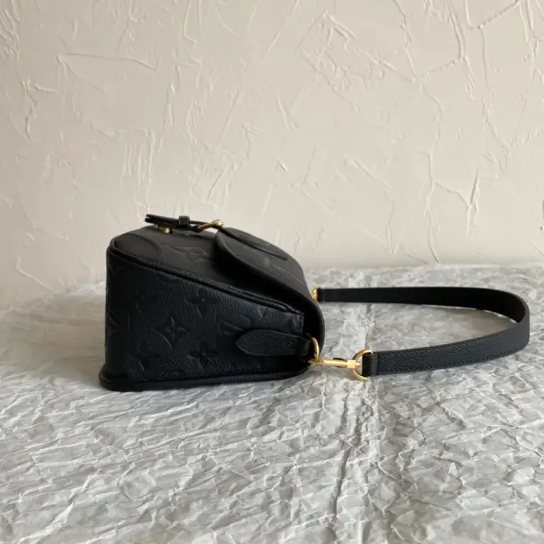 Louis Vuitton Diane學院風Monogram Empreinte壓花皮革長形包