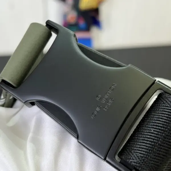 Louis Vuitton Discovery 腰包 | Olive綠色Monogram Shadow壓花小牛皮