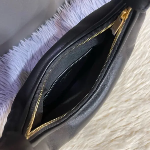 小羊皮CASSANDRE裝飾柔軟手袋