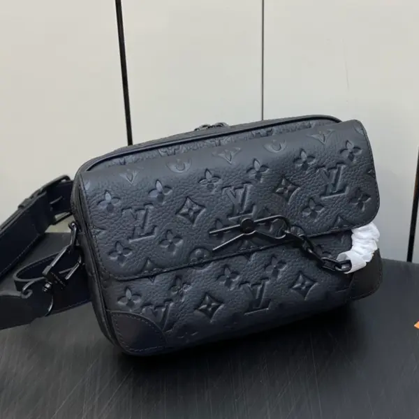 Louis Vuitton Steamer郵差包 | Taurillon Monogram壓花牛皮 經典鏈帶設計