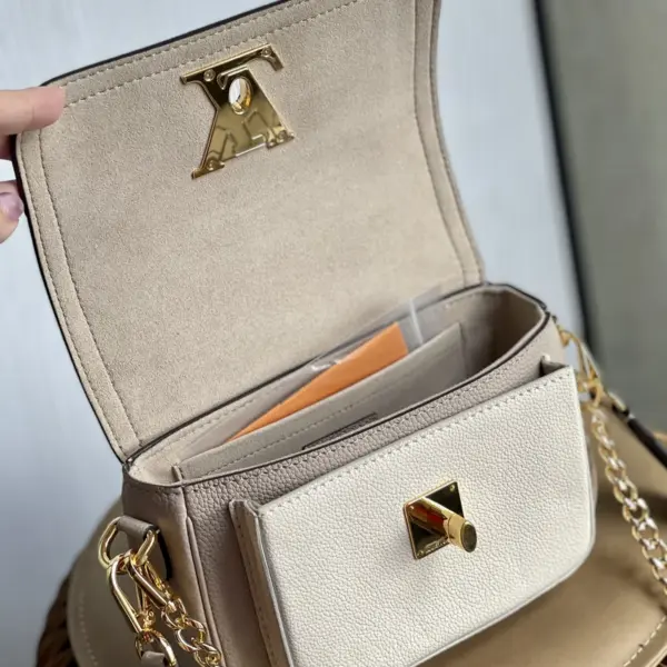 Louis Vuitton Lockme Tender 斜背包 | 粒面小牛皮 | 可拆式雙肩帶設計