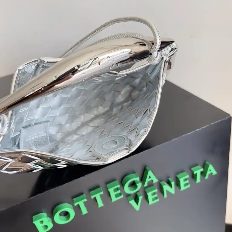 BottegaVeneta瑪瑙灰迷你Intrecciato編織皮革斜挎包