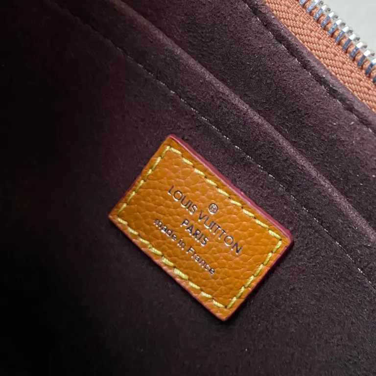 Louis Vuitton Marelle Epi紋理皮革多功能手提斜挎包
