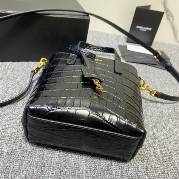 迷你CASSANDRE小牛皮手提斜挎包