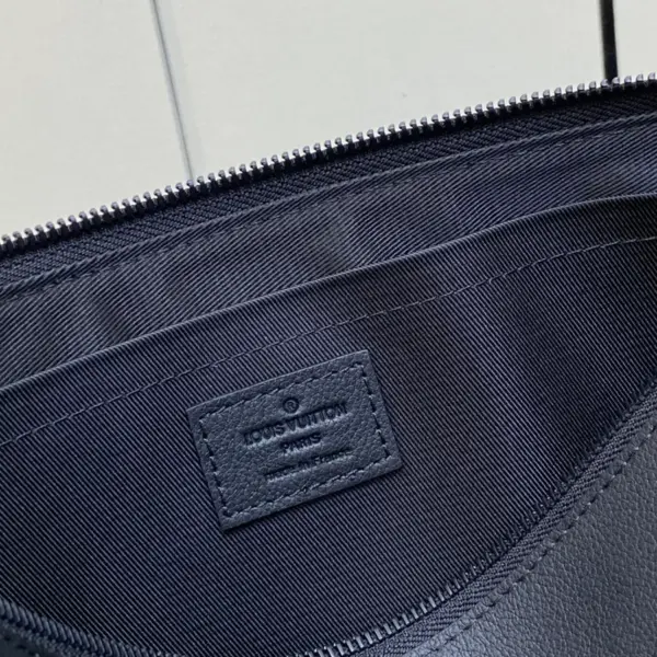LV Pochette Voyage Souple 手拿包 | Monogram Shadow 小牛皮 旅行收納包