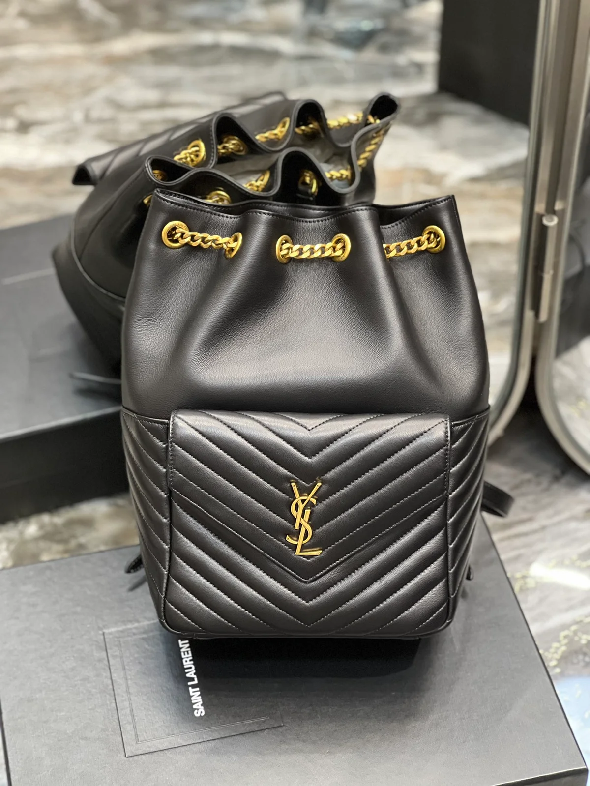 SAINT LAURENT MONOGRAM 小羊皮Y形絎縫背包 7 SAINT LAURENT MONOGRAM 小羊皮Y形絎縫背包