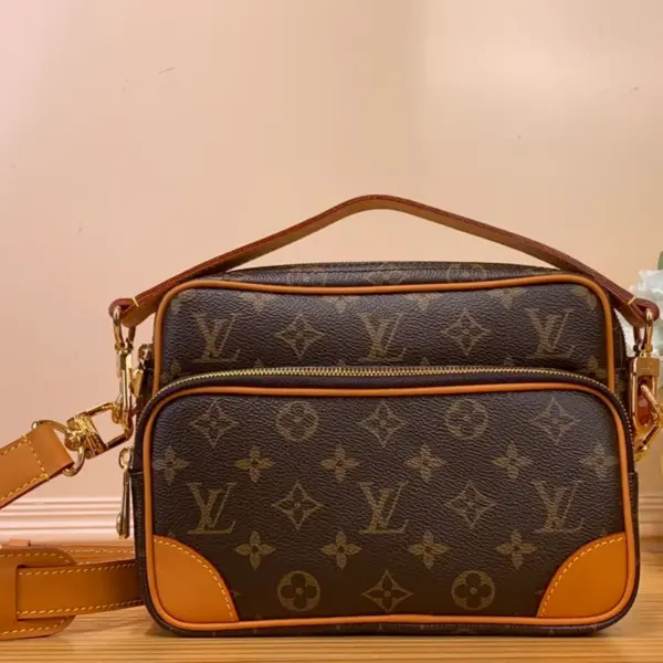 Louis Vuitton Nil Monogram Archive 時尚小型包包