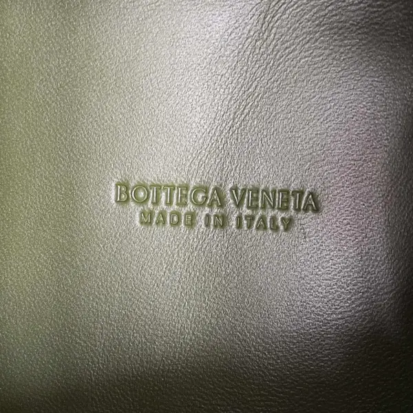 BottegaVeneta抹茶綠Intrecciato編織羊皮斜挎包