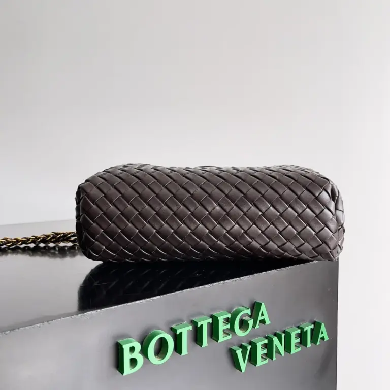 BottegaVenetaIntrecciato編織皮革迷你斜挎手拿包