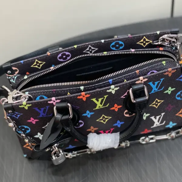 LV x TM OnTheGo East West Chain 彩虹Monogram塗層帆布包包