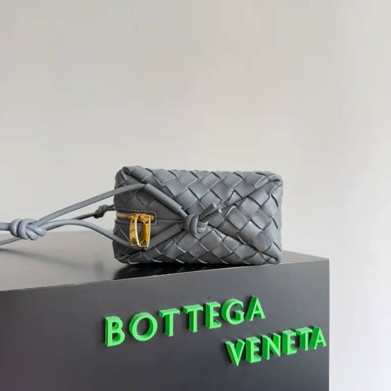 BottegaVenetaIntrecciato編織閃電灰小號斜挎包 12 BottegaVenetaIntrecciato編織閃電灰小號斜挎包