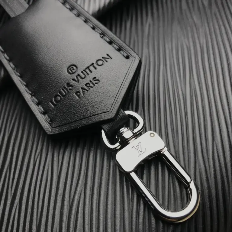 Louis Vuitton Cluny Mini 黑色Epi皮革雙面肩帶包包