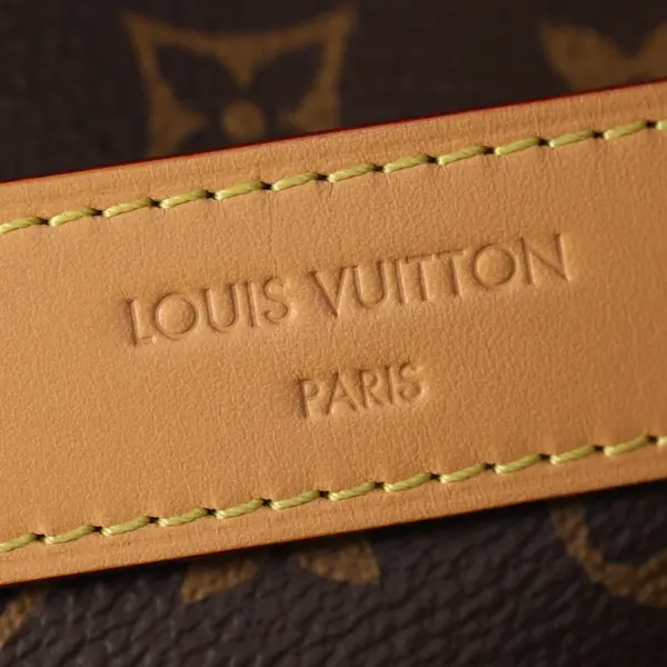 Louis Vuitton CarryAll BB 包包 - Monogram帆布金色鏈帶款 18 Louis Vuitton CarryAll BB 包包 - Monogram帆布金色鏈帶款