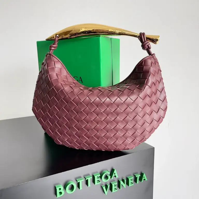 BottegaVenetaIntrecciato編織酒紅小號手袋