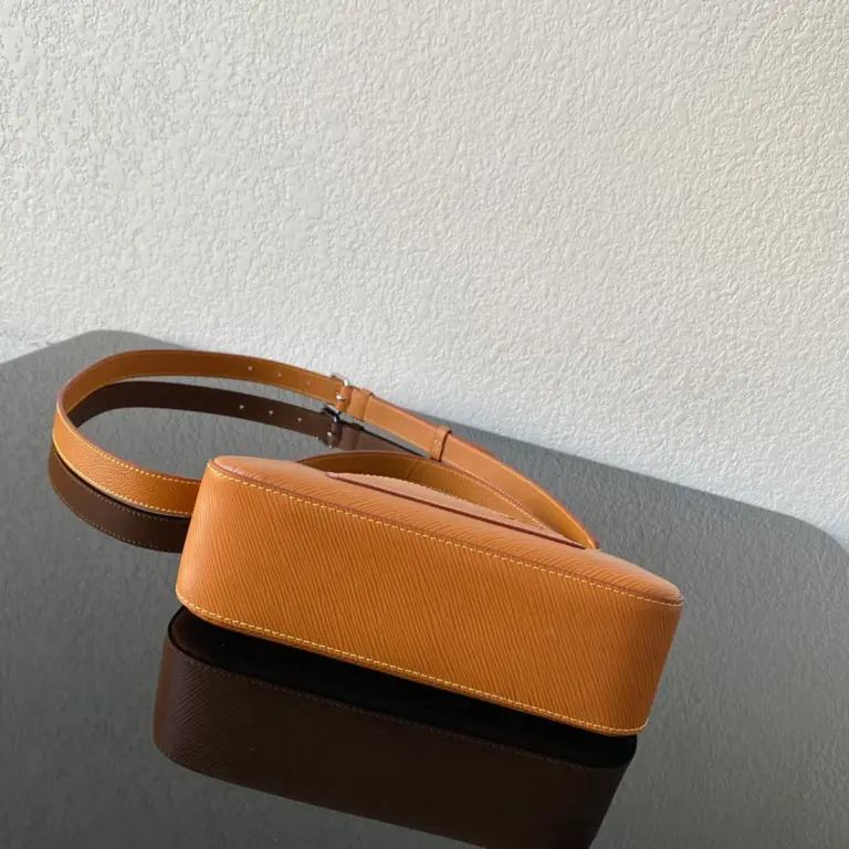 Louis Vuitton Marelle Epi紋理皮革多功能手提斜挎包