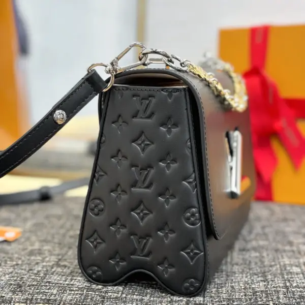 Louis Vuitton Twist MM Slim包包 | Epi皮革與Monogram壓花 | 可拆卸鏈條肩帶