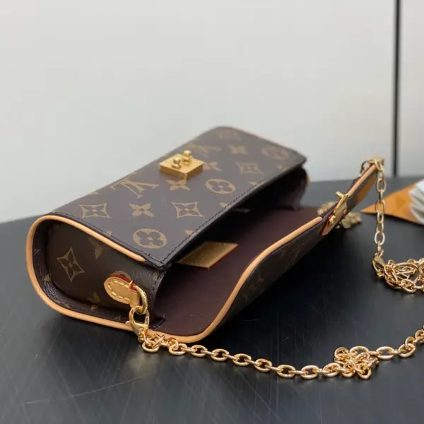 Pochette Camille Monogram帆布手