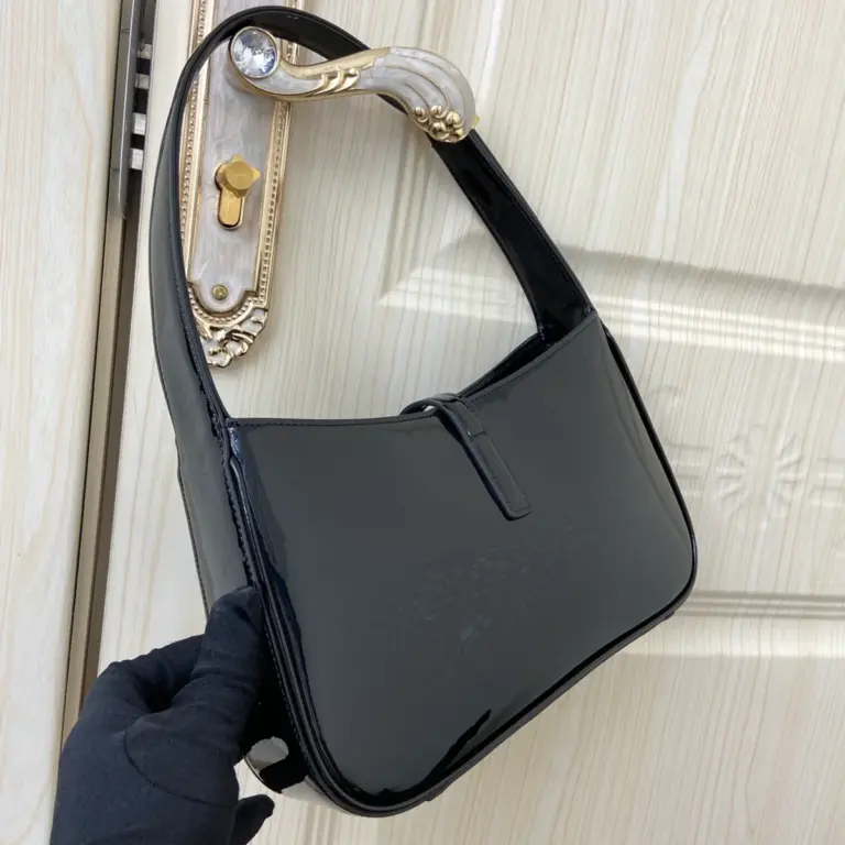 SAINT LAURENT MONOGRAM HOBO手袋