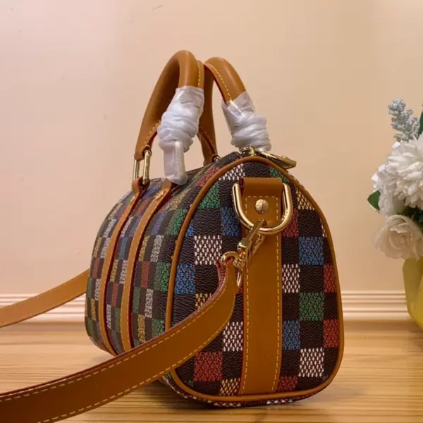 Louis Vuitton Keepall Bandoulière 25 都市包包 - Pharrell Williams聯名款 12 Louis Vuitton Keepall Bandoulière 25 都市包包 - Pharrell Williams聯名款
