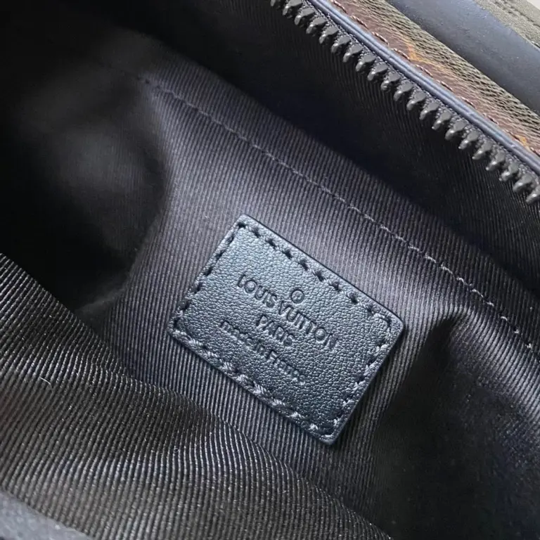 Louis Vuitton S Lock 郵差包 | Monogram Macassar塗層帆布 磁扣設計