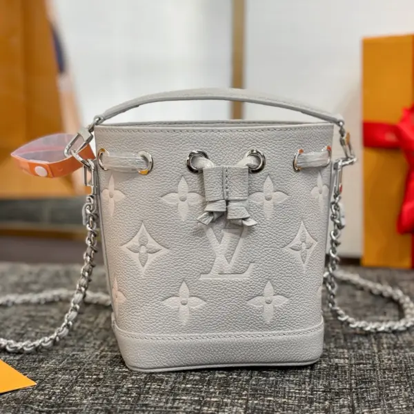 Louis Vuitton Nano Noé 雙色調抽繩包包