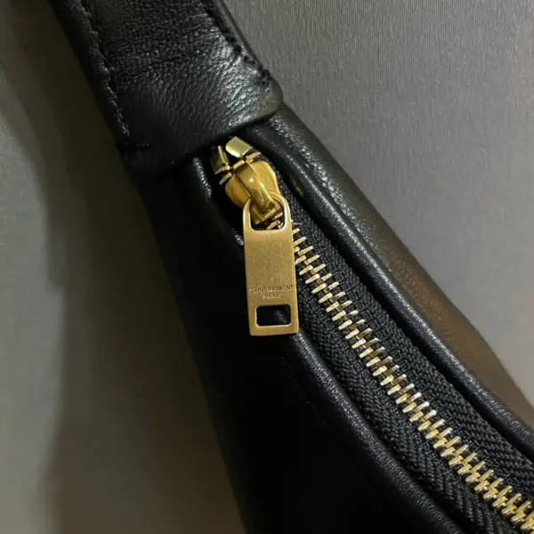 小羊皮CASSANDRE裝飾柔軟手袋