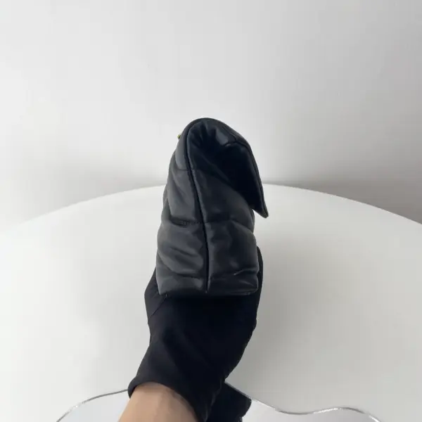 LOULOU經典迷你PUFFER手袋